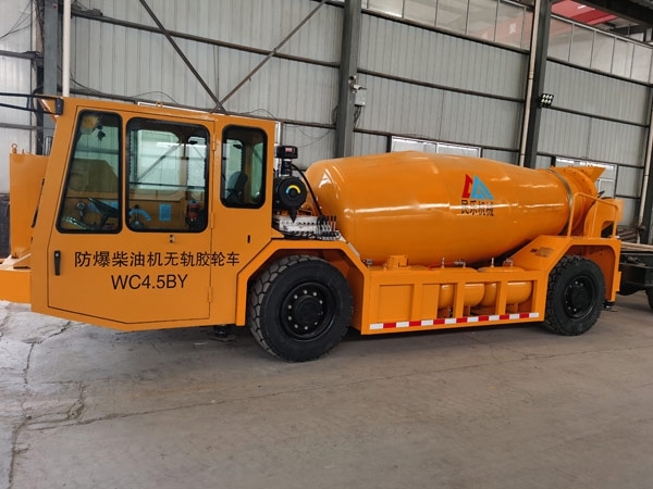 礦用濕噴臺(tái)車(chē)，礦用混凝土泵，礦用攪拌機(jī)發(fā)貨